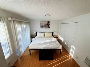 Comfortable Home in a Convenient Location - Image 5