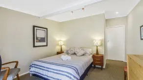 Hillside Hideaway - Wifi & Pet Friendly - Image 3
