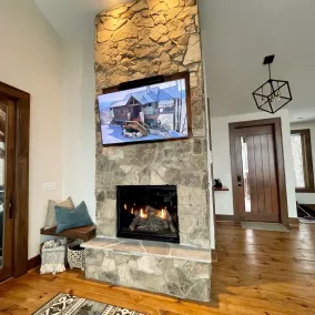 Golden Eagle Landing: Modern Mountain Getaway, Hot Tub, Pet Friendly, WiFi, Long - Image 2