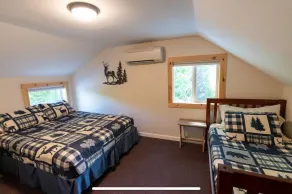 3 bedroom Lakeside Home Embden Pond - Image 5