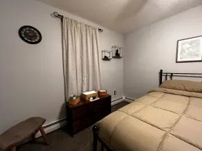 Beautiful cozy2 bedrooms located in a safe community just minutes from downtown. - Image 4