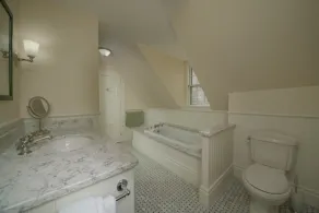 26 Acre Saltwater Farm With Swimming Pool And Dock - Image 2