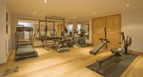 Luxury 6 bedroom chalet, spa, pool table, gym, walking distance to Chamonix  - Image 4