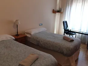 Spacious 3-Bedroom Apartment in Central Jaca with Parking and Modern Amenities - Image 3