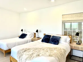 Secluded Stunning Lake View Villa w Heated Pool, Fenced Yard & Hot Tub - Image 5