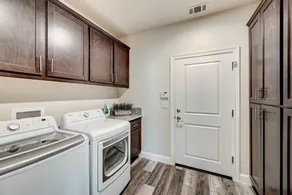 Emerald Inn in the Mountains: Stunning brand new home! - Image 3