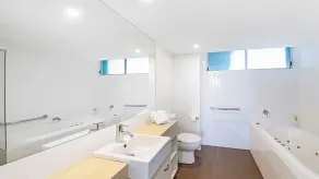 Central Coolum Penthouse with Rooftop Terrace - Image 4