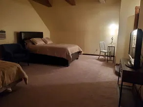 Private and spacious Carriage House pet friendly - Image 5