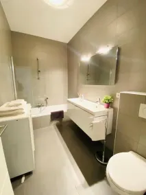 Large 3bedrooms with Terrace and Parking - Image 3