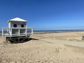House close to the beach - Image 5