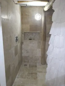 Nice room near the beach - Image 3