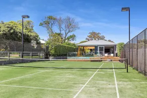 Resort style home, Pool & Tennis court, walk to Beach & Village (sleeps 10) - Image 5