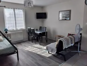 Newly renovated detached house - Image 4