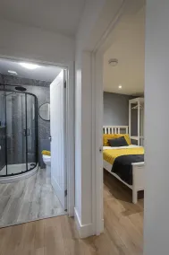 Poppy's Place Luxury Tiny Home With Secluded  Patio, Hot Tub - Image 4