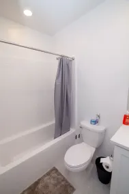 Lux new 2 bedroom condo 1 minute from Six Flags. - Image 3