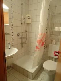 Apartment SEERÄUBER in a quiet location, balcony, only 300m to the green beach - Image 4