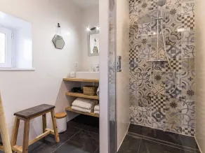 Chaumière rénovée avec jardin clos, proche de Guérande et des plages, idéale pour familles - Image 3
