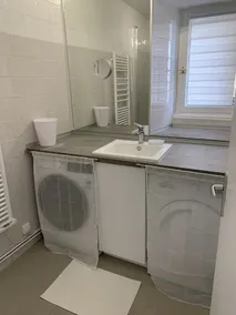 Appartement avec grande terrasse privative, jardin et piscine partagés - Image 3