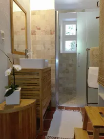 Dans belle propriété, joli gîte confortable, grande piscine, calme, Fontvieille - Image 2