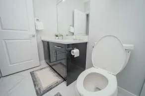 Luxurious 1 bedroom + Den Near Edmonton International Airport - Image 5