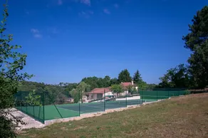 Renoviertes Bauernhaus auf 3 Hektar mit sicherem privatem Pool + Tennis - Image 2