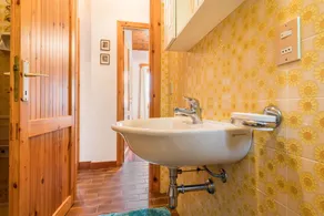 Cozy Apartment with Balcony, Lake View & Wi-Fi; Parking Available, Pets Welcome - Image 3
