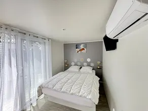 Geräumiges Cottage: 3 Schlafzimmer, Jacuzzi, Parkplatz, Pool, in Strandnähe - Image 4