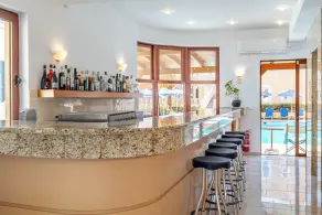 Niros Beachfront Aparthotel - Image 2