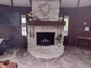 Uniquely styled octagon shaped home. Just 2 miles to the lake - Image 2