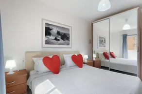 Vacation Home \"Vivienda Vacacional Maravillosa\" with Sea View, Shared Pool & Wi-Fi - Image 4