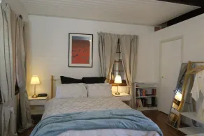 Crabapple Cottage -Lovely self contained cottage on Heritage property - Image 3