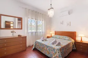 Villa 'Luísa Galé' con piscina privata, Wi-Fi e aria condizionata - Image 5