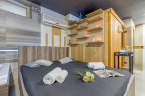 Pool & Whirlpool Art Villas - Image 4