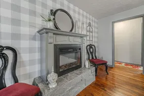 Lovely Home in the Heart of Springfield - Image 2
