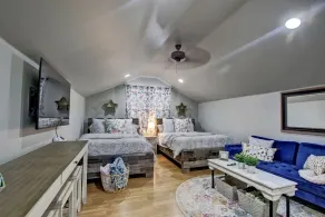 Comfy apartment on acreage, sleeps 2 - Image 5