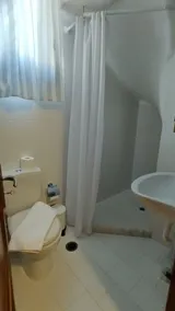 Parian Beach House with Pool Access, walk to the Beach - Image 2