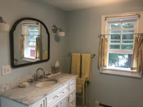 Greek Revival cottage - Image 4