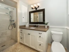 Gorgeous Detached Custom Craftsman Home - Walk to Beach! - Image 2