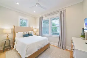 Wow Renovation, Nice Porches, & Tower, 4 Houses to Beach in Seaside + 2 Bikes - Image 3