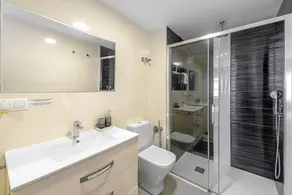 Ferienwohnung 'Amplio Canet' mit Gemeinschaftspool, WLAN und Klimaanlage - Image 3