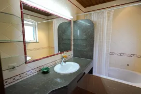 4 bedroom villa with private pool and garden in the center of Tavira - Image 2