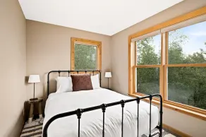 Treehouse Retreat - Wood Burning Sauna - Scenic Views - Sleeps 12! - Image 5