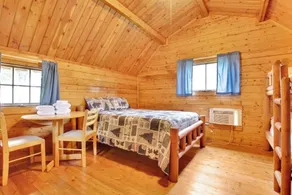 Charming Log Cabin in Bloomington - Image 5