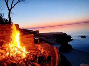 Lakefront Oasis Retreat Private Beach-Hot Tub-Pet Friendly-3 Bd/2 B-King Suite - Image 2