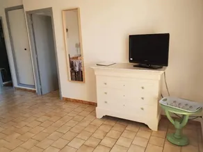 (J) apartment 1 room, quiet, sun, free parking - Image 2