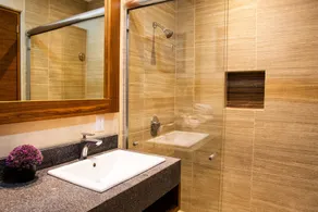Suite with two bedrooms, fully equipped, terrace and overlooking the gardens - Image 5