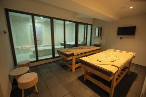 Velmore Hotel & Spa - Image 2