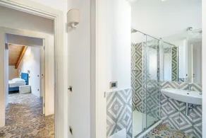 Apartment in Ancient Building with Jacuzzi - Image 2