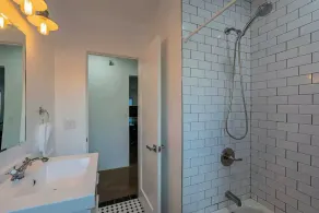 Cheerful House in Central Phoenix Enclosed Backyard Close to Airport 🛫❤️ - Image 2
