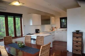 Yolla Beach House - Image 5